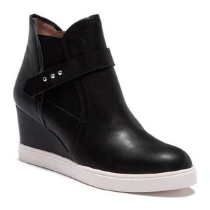 Paolo Black Leather Freshton Wedge Sneaker